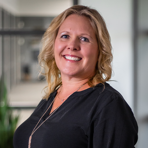 Kim Looman headshot